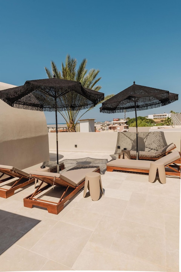 Wellness Retreat Suite with Private Pool & Sea View | Memory foam beds, in-room safe, individually decorated - Evexia Boutique Hotel & Spa (Chania)