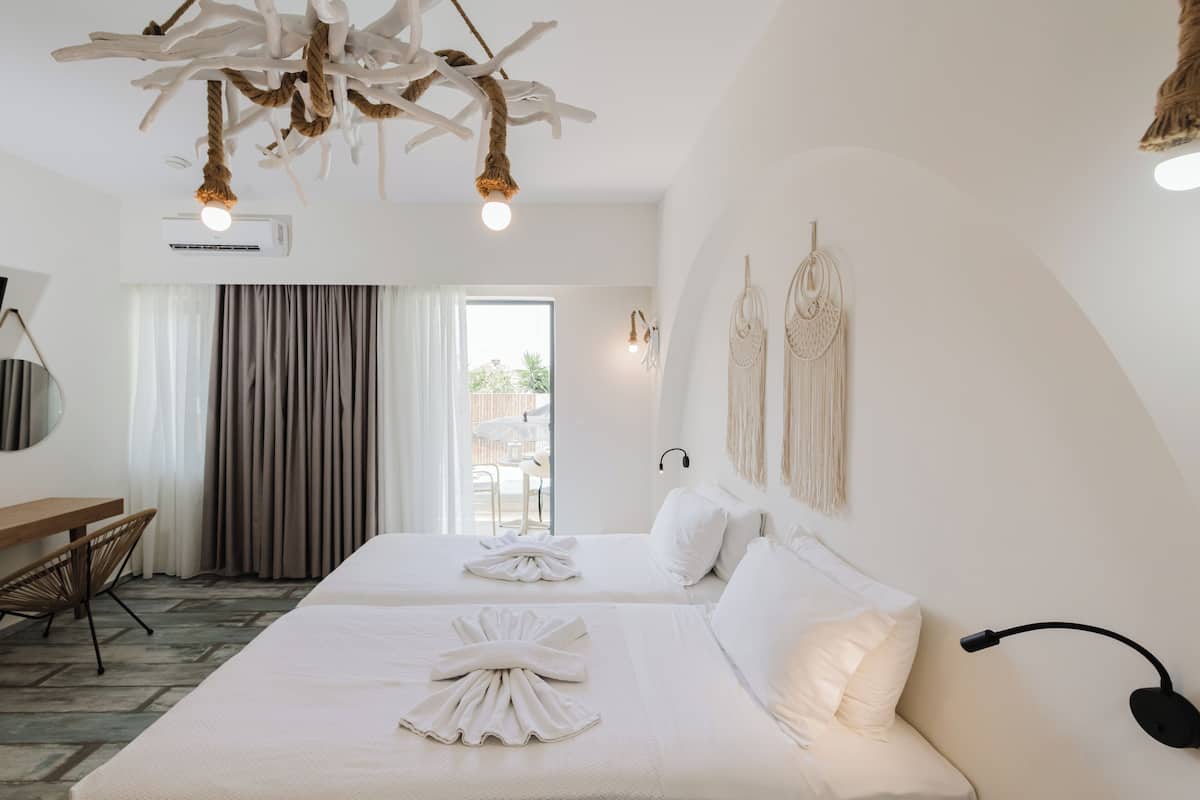 1 bedroom, memory-foam beds, in-room safe, individually decorated