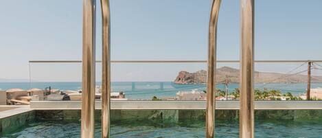 Wellness Retreat Suite with Private Pool & Sea View | Alberca privada