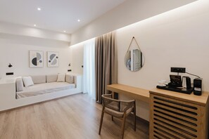 40-inch Smart TV with satellite channels, TV