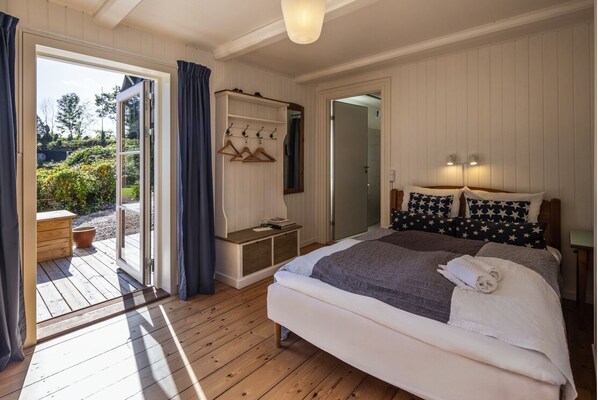 Hypo-allergenic bedding, individually decorated, individually furnished - Norsminde Kro (Odder)