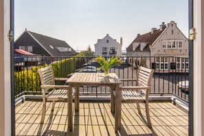 Apartment, 4 Bedrooms | Teres/patio