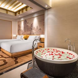 Quarto casal básico | 1 quarto, roupas de cama premium, edredons de pluma, frigobar