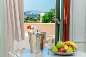 In-room dining - Plaka Hotel I (Naxos)