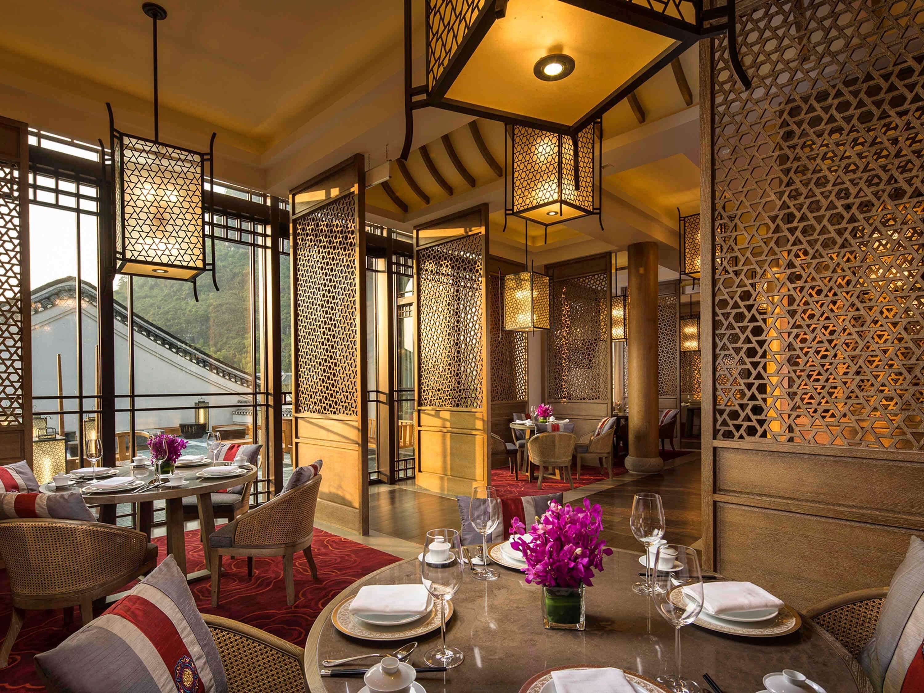 2 restaurants, breakfast, lunch, dinner served; chinese cuisine