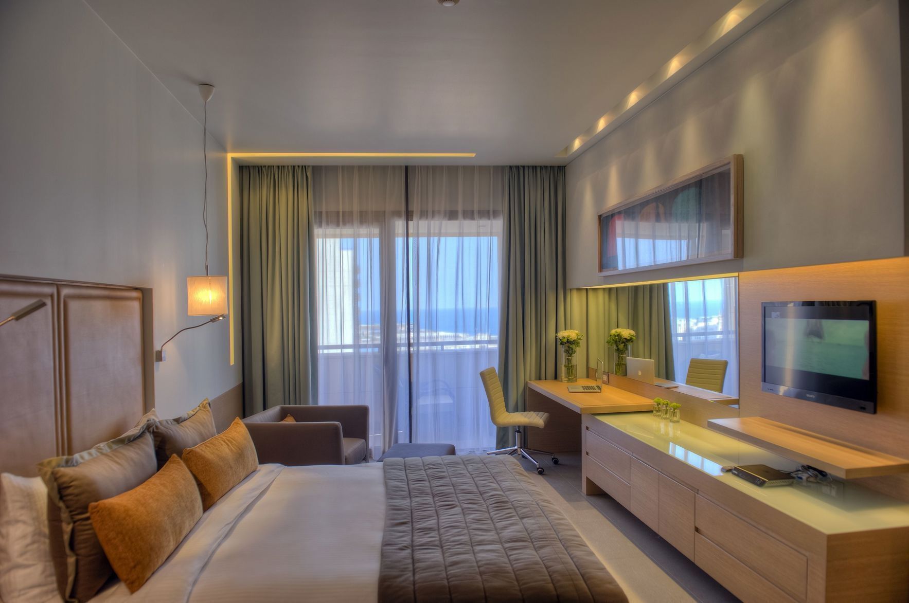 Seprai Frette Italia, seprai premium, minibar, dan brankas