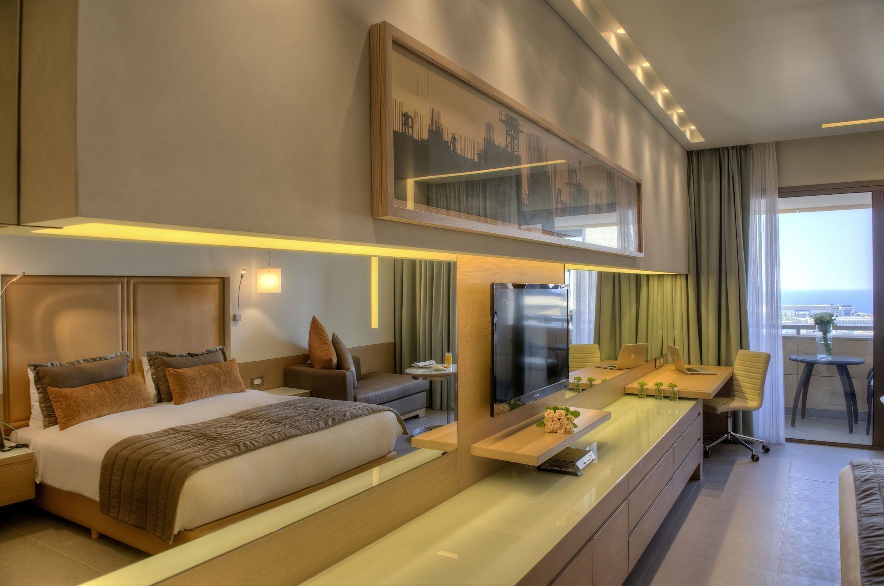 Seprai Frette Italia, seprai premium, minibar, dan brankas