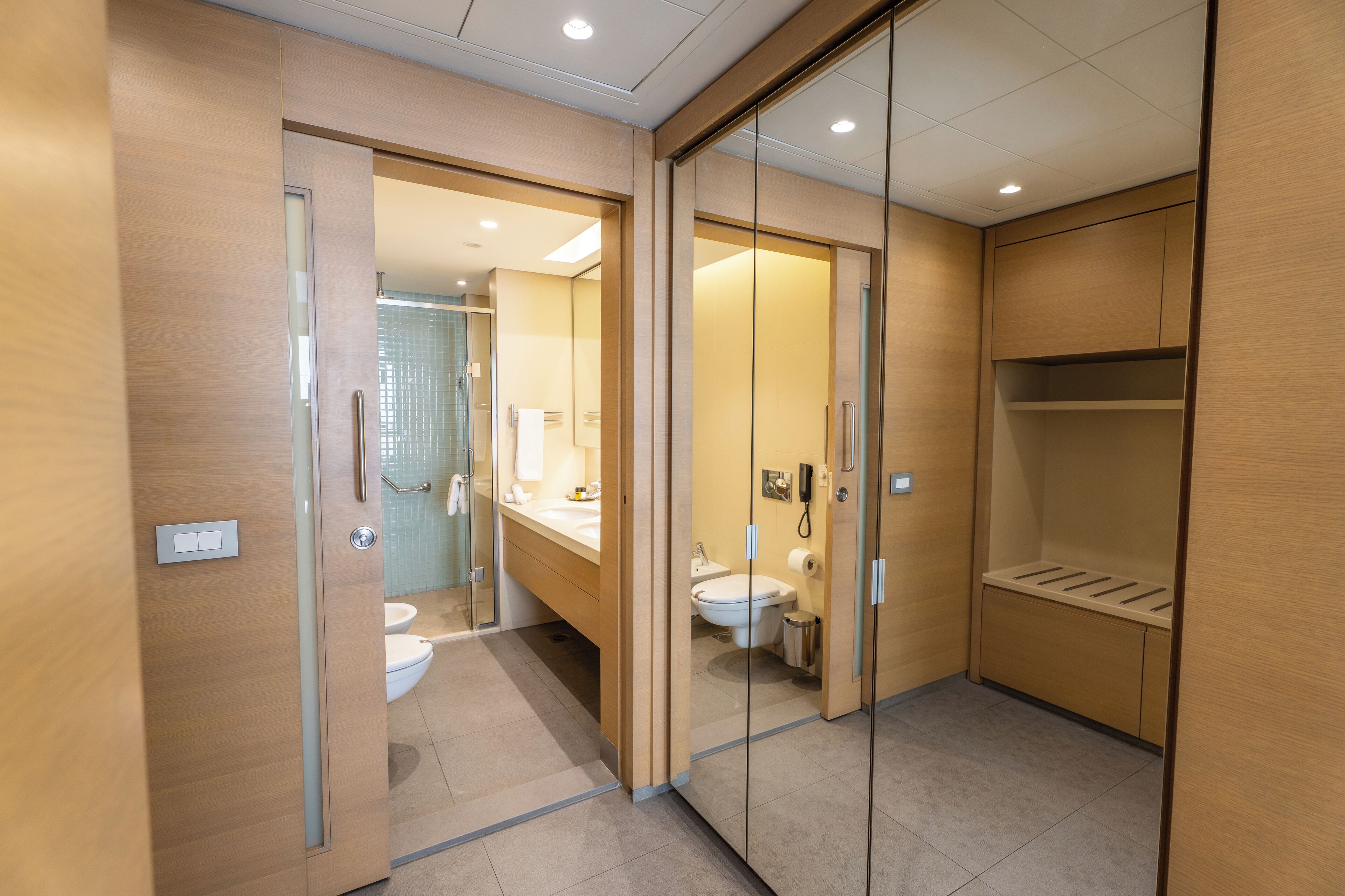 Photo - Saifi Suites Hotel