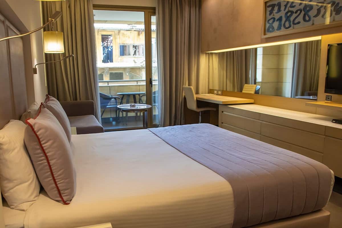 1 bedroom, Frette Italian sheets, premium bedding, minibar