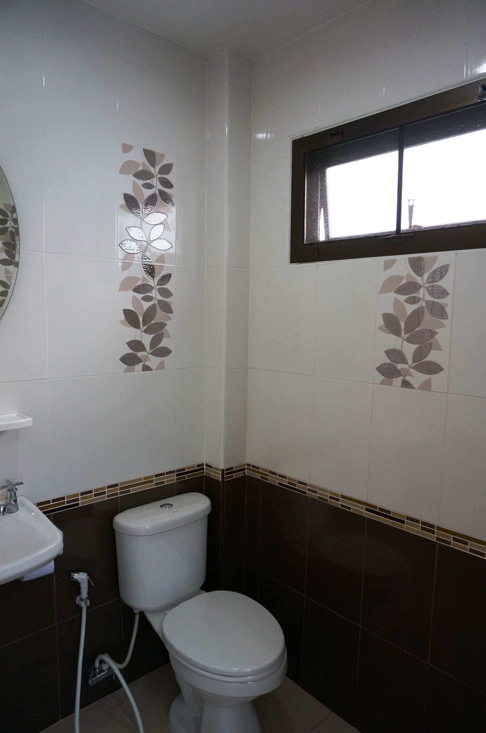 superior double room | bathroom | shower, free toiletries, towels