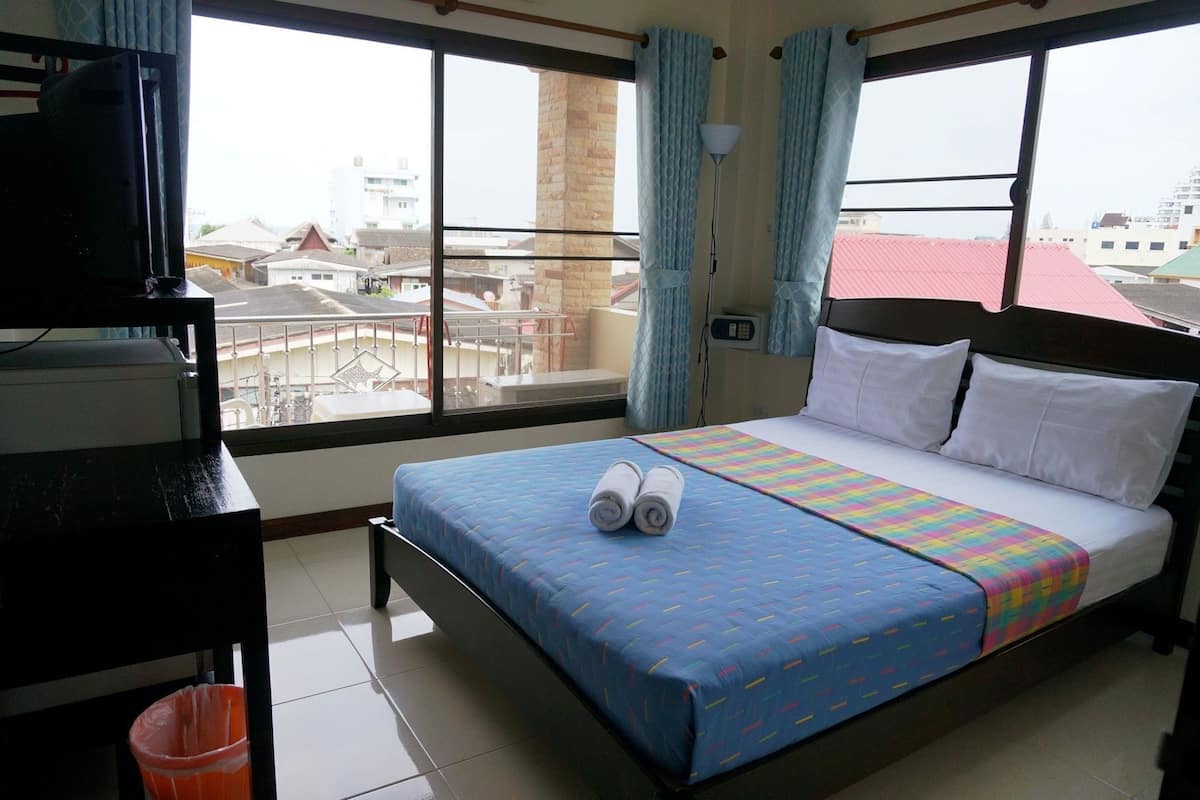 Cofres nos quartos, camas extras/dobráveis (sobretaxa)