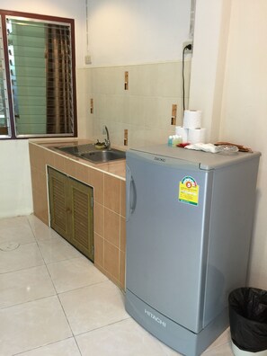  Family Room 5 PAX | Mini-refrigerator