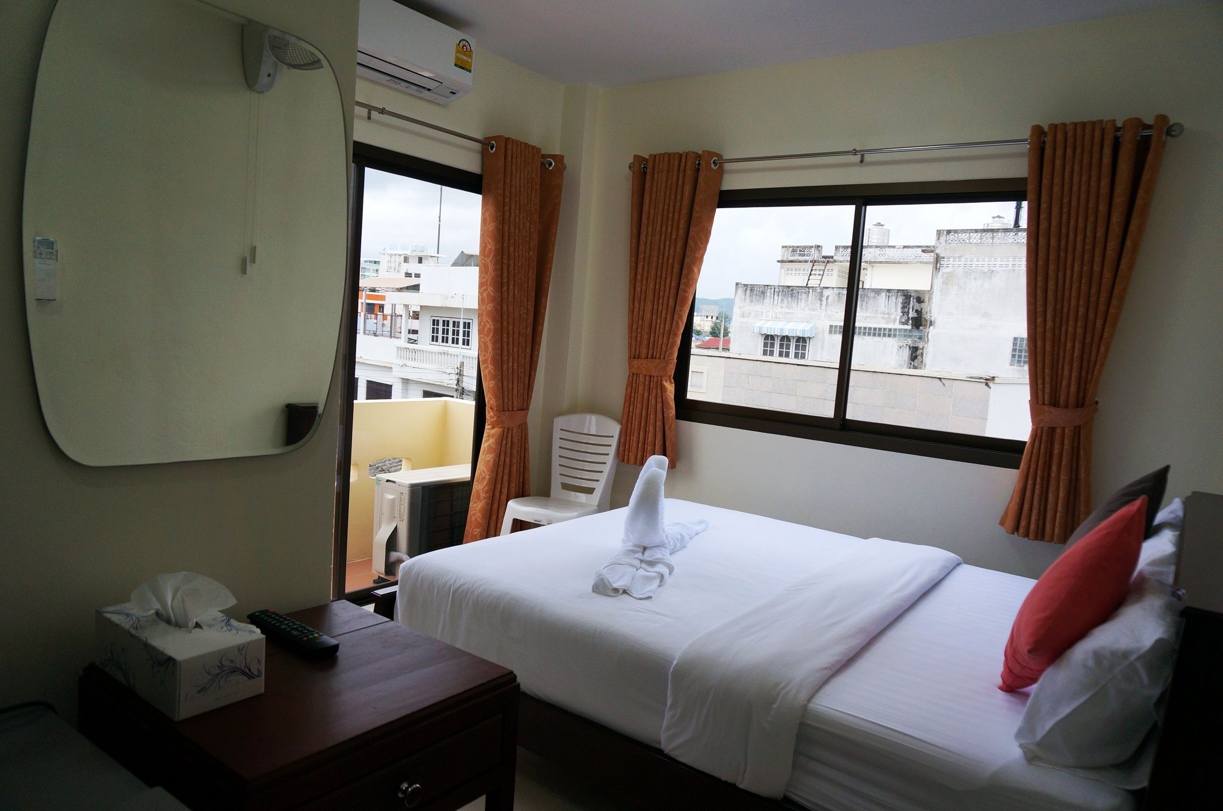 superior double room | in-room safe, rollaway beds, free wifi