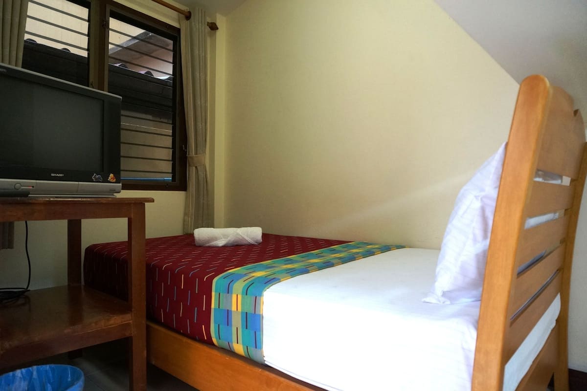 Single room | Peti besi dalam bilik, katil lipat simpan/tambahan, Wi-fi percuma