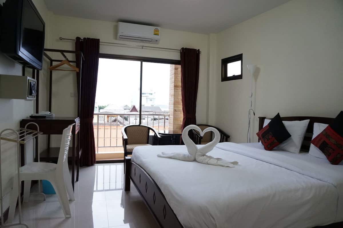 Cofres nos quartos, camas extras/dobráveis (sobretaxa)