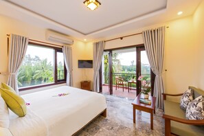 Premium bedding, minibar, in-room safe, desk - Pomelo Garden Boutique Villa (Da Nang)