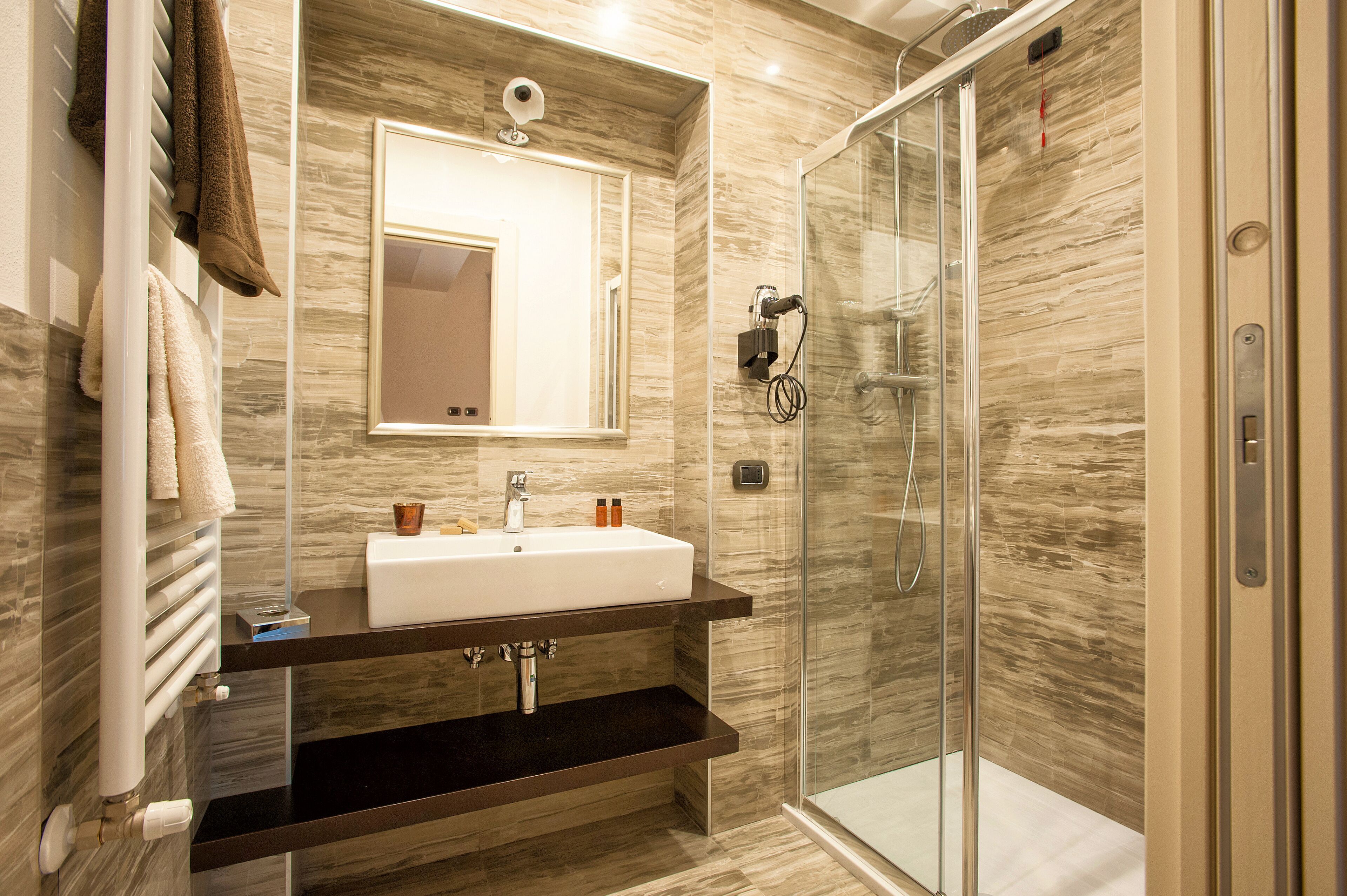 executive suite, non smoking, terrace | bathroom | free toiletries, hair dryer, slippers, bidet