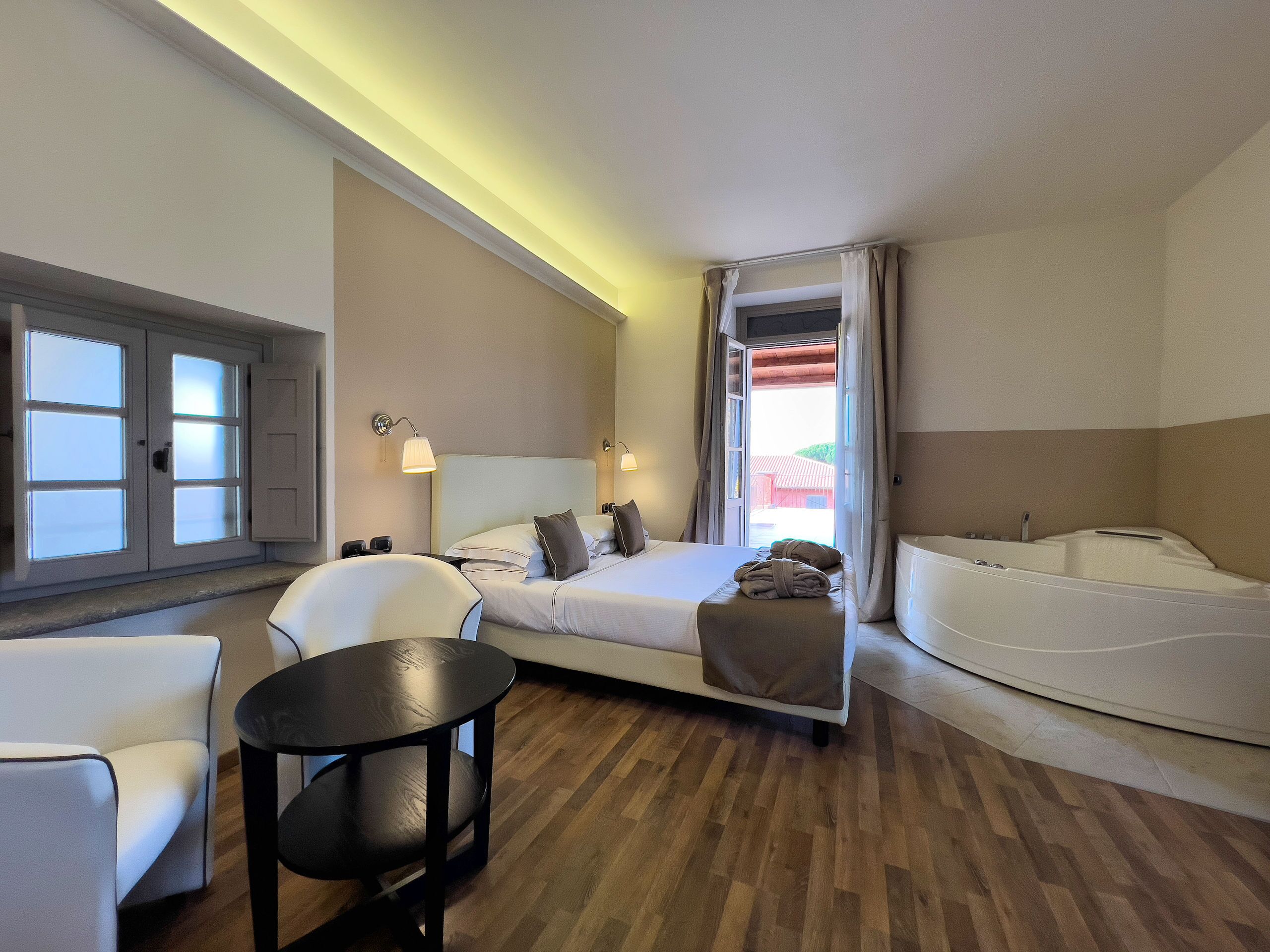 panoramic room, non smoking, terrace | 1 bedroom, minibar, in-room safe, desk