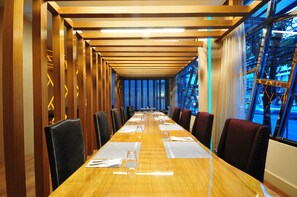 Breakfast, lunch, dinner served; international cuisine  - One One Bangkok Hotel (Bangkok)