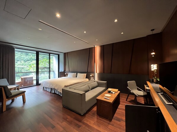 Phòng đôi Premium, 1 giường đôi, không hút thuốc, quang cảnh sông | Bộ đồ giường cao cấp, chăn bông, nệm có lớp đệm bông, minibar 