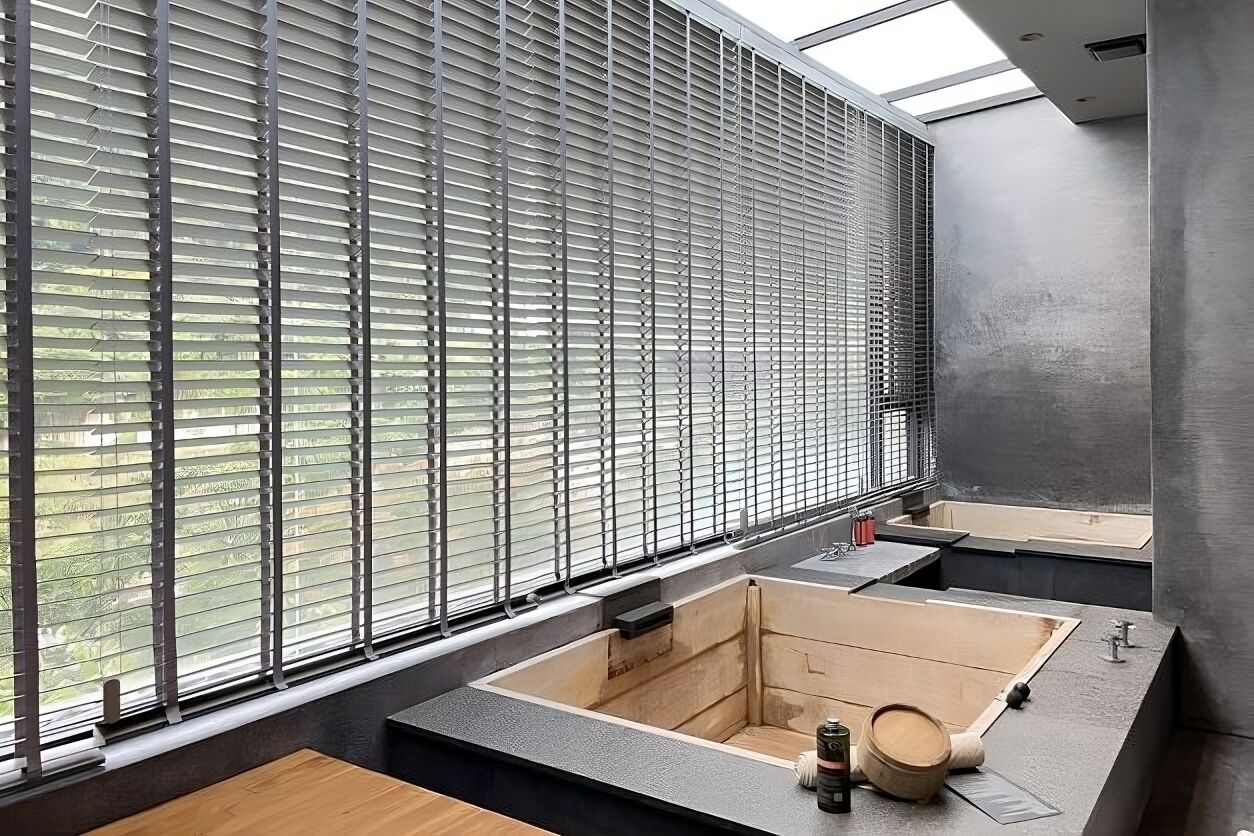 exclusive quadruple room, 1 bedroom, non smoking, river view | bathroom | spring water bathtub, designer toiletries, hair dryer, bathrobes