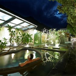 Bañera de hidromasaje exterior