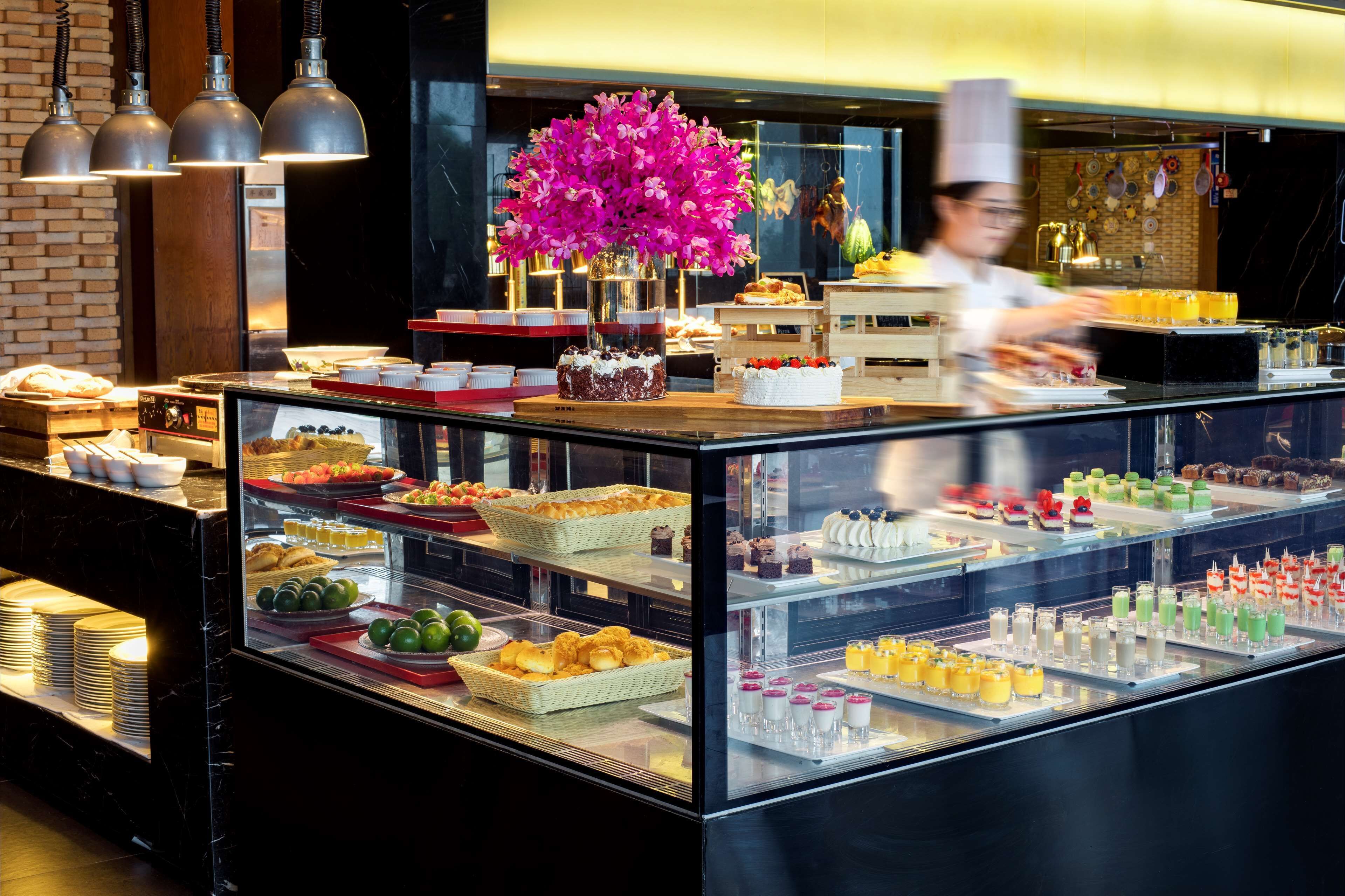 3 restaurants, breakfast, lunch, dinner served; Asian cuisine 