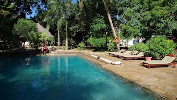 Piscine extérieure