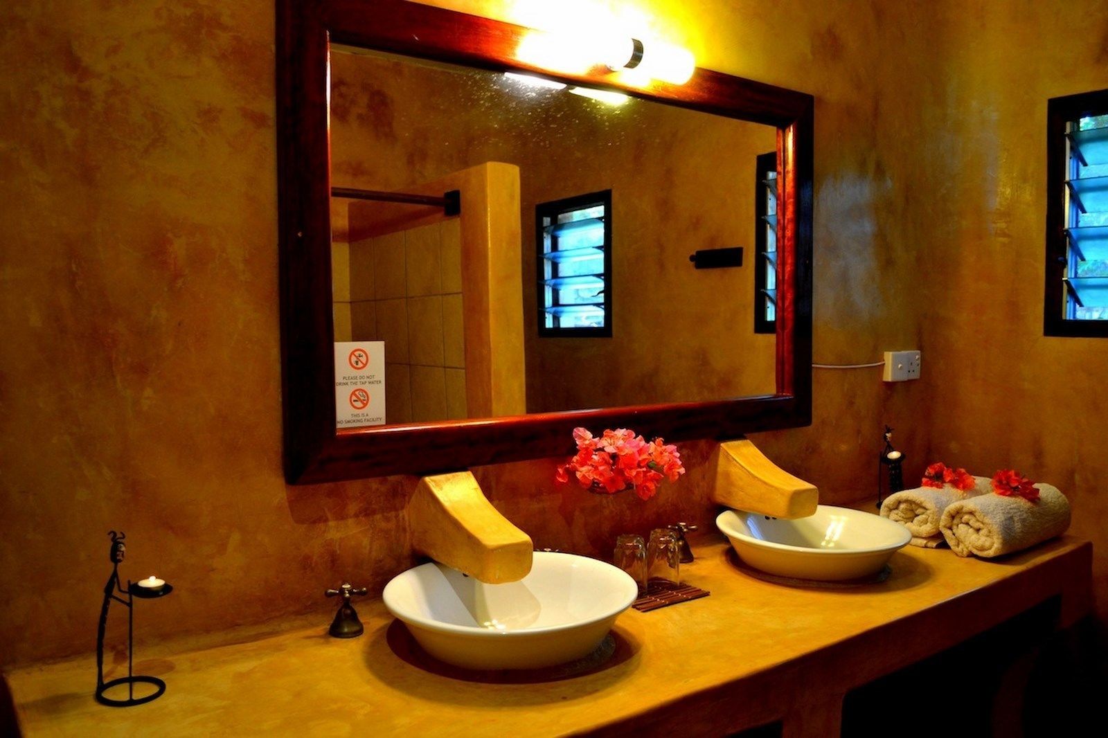 double or twin room with sea view | bathroom sink