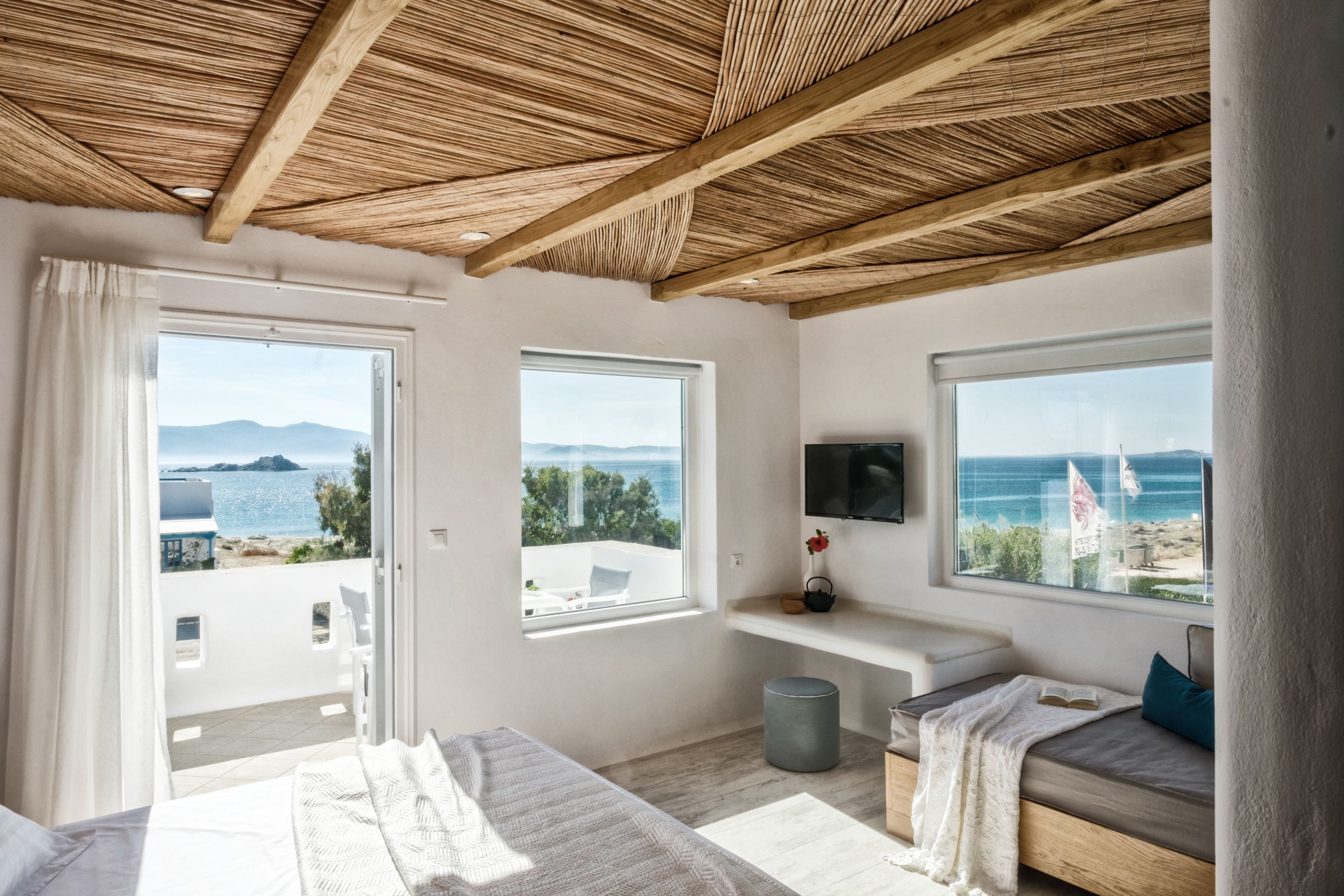 华丽三人房 | 起居区 | 平板电视