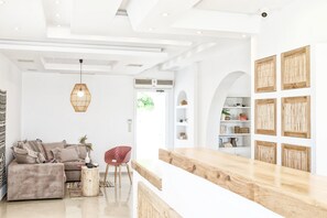 Reception - Orkos Beach (Naxos)