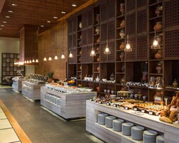 Se sirven desayunos, almuerzos, cenas y cocina panasiática 