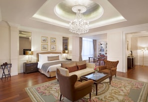 Ropa de cama de alta calidad y minibar (con algunos artículos gratuitos)