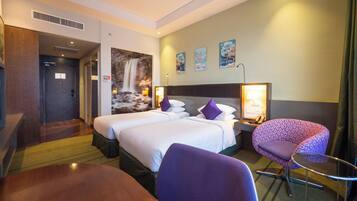 Deluxe Twin Room | In-room safe, desk, soundproofing, iron/ironing board