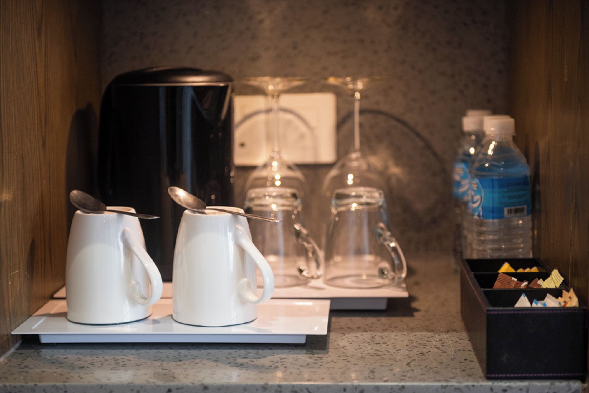 suite queen room | in-room safe, desk, soundproofing, iron/ironing board