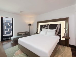 Junior-suite - 1 dobbeltseng - adgang til Club-lounge | Minibar, pengeskab på værelset, skrivebord