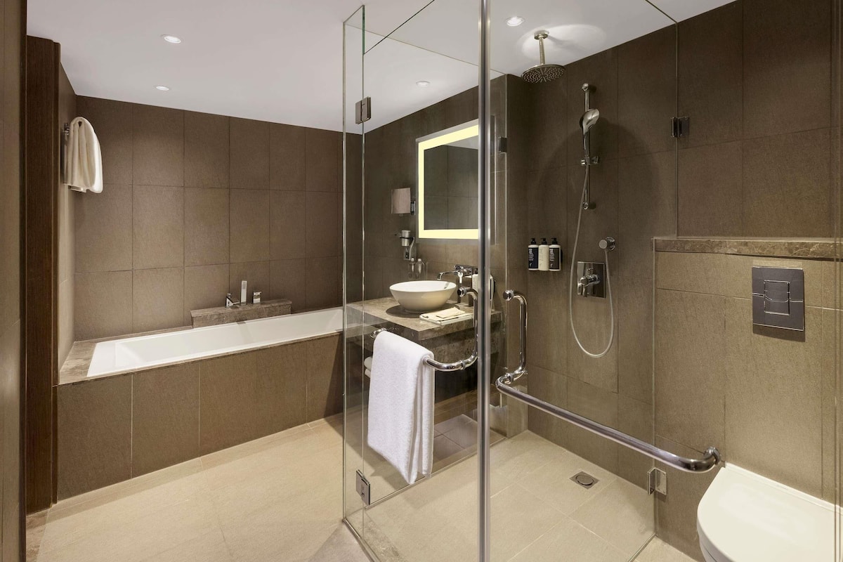 1 bedroom, minibar, in-room safe, desk