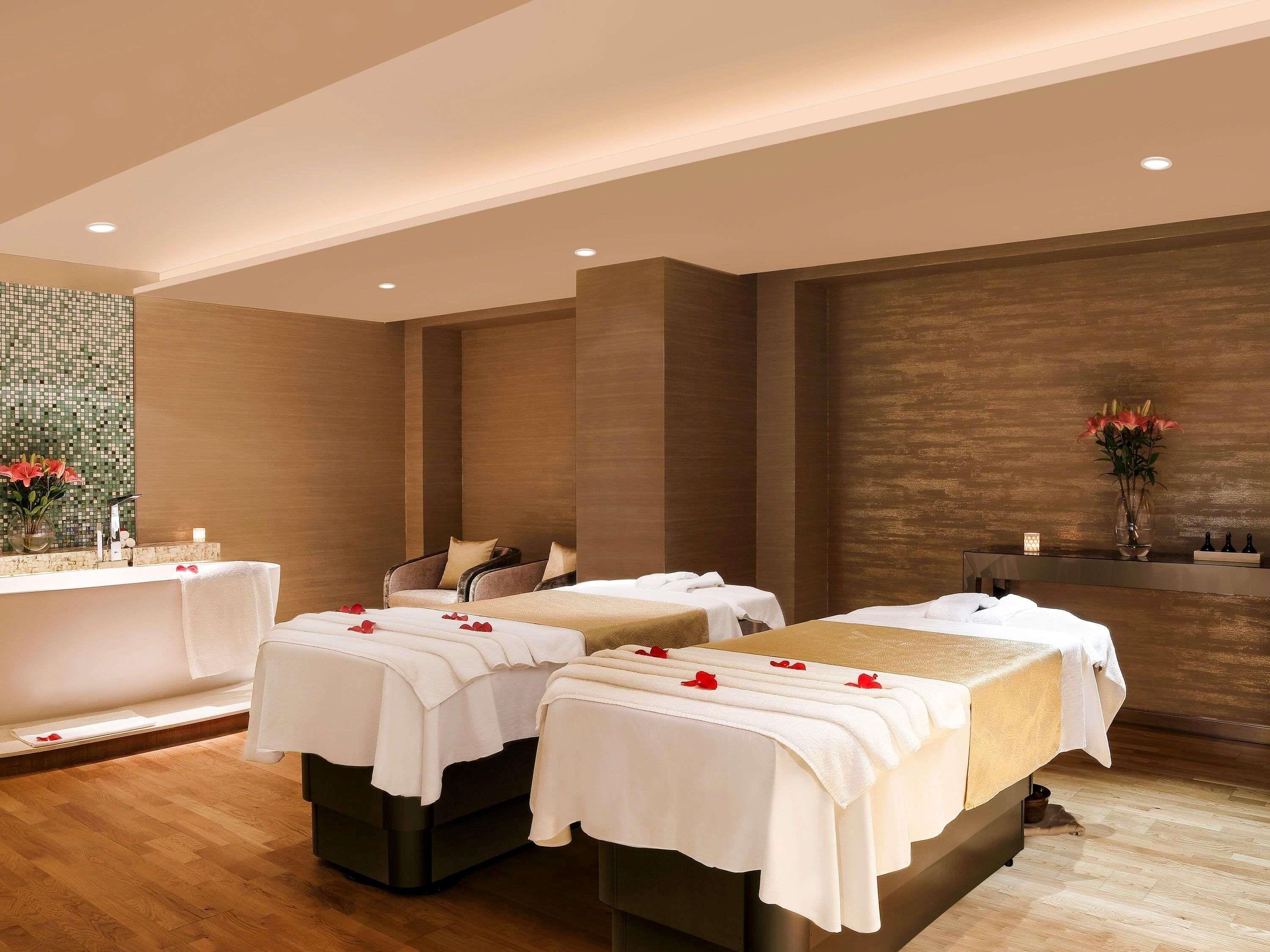 Couples treatment room(s), body treatments, aromatherapy