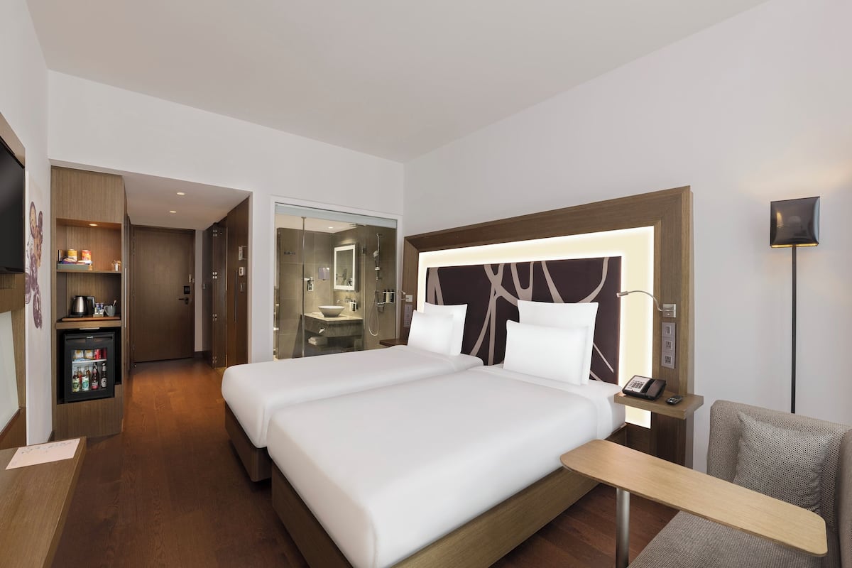 1 chambre, minibar, coffres-forts dans les chambres, bureau