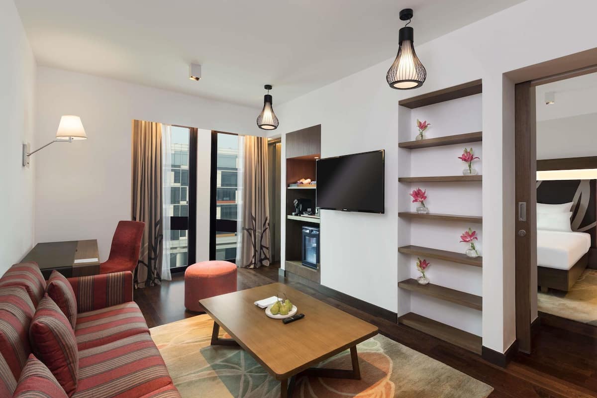 Junior Suite with 1 KING Bed