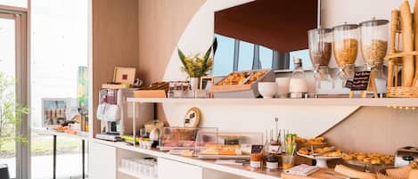 Frokostbuffé hver dag (EUR 15 per person)