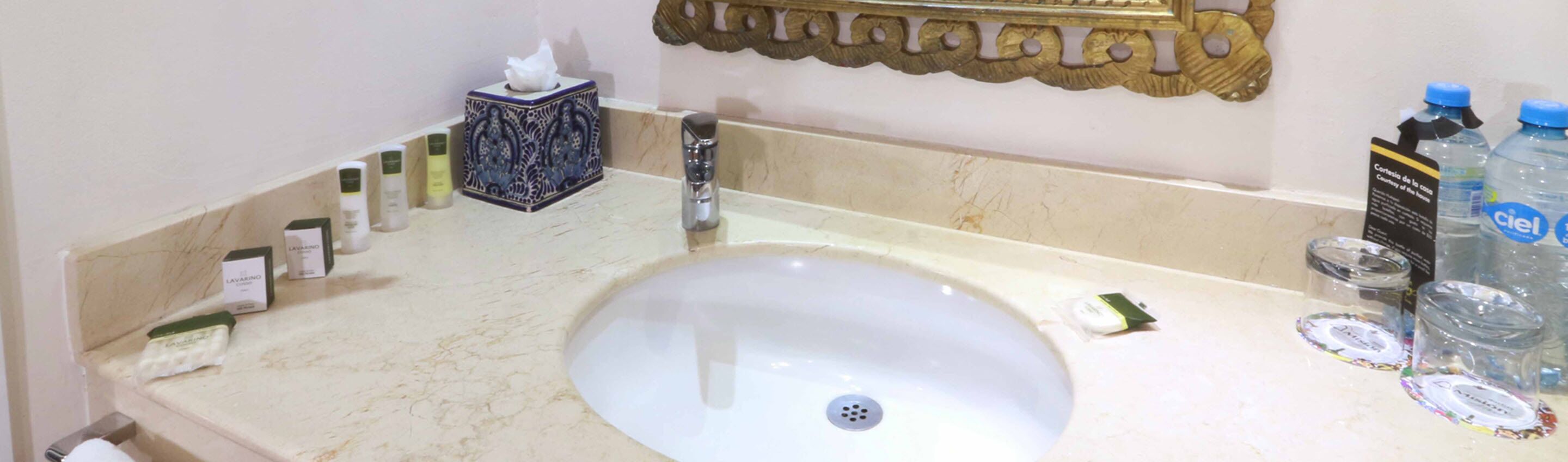 shower, free toiletries, towels