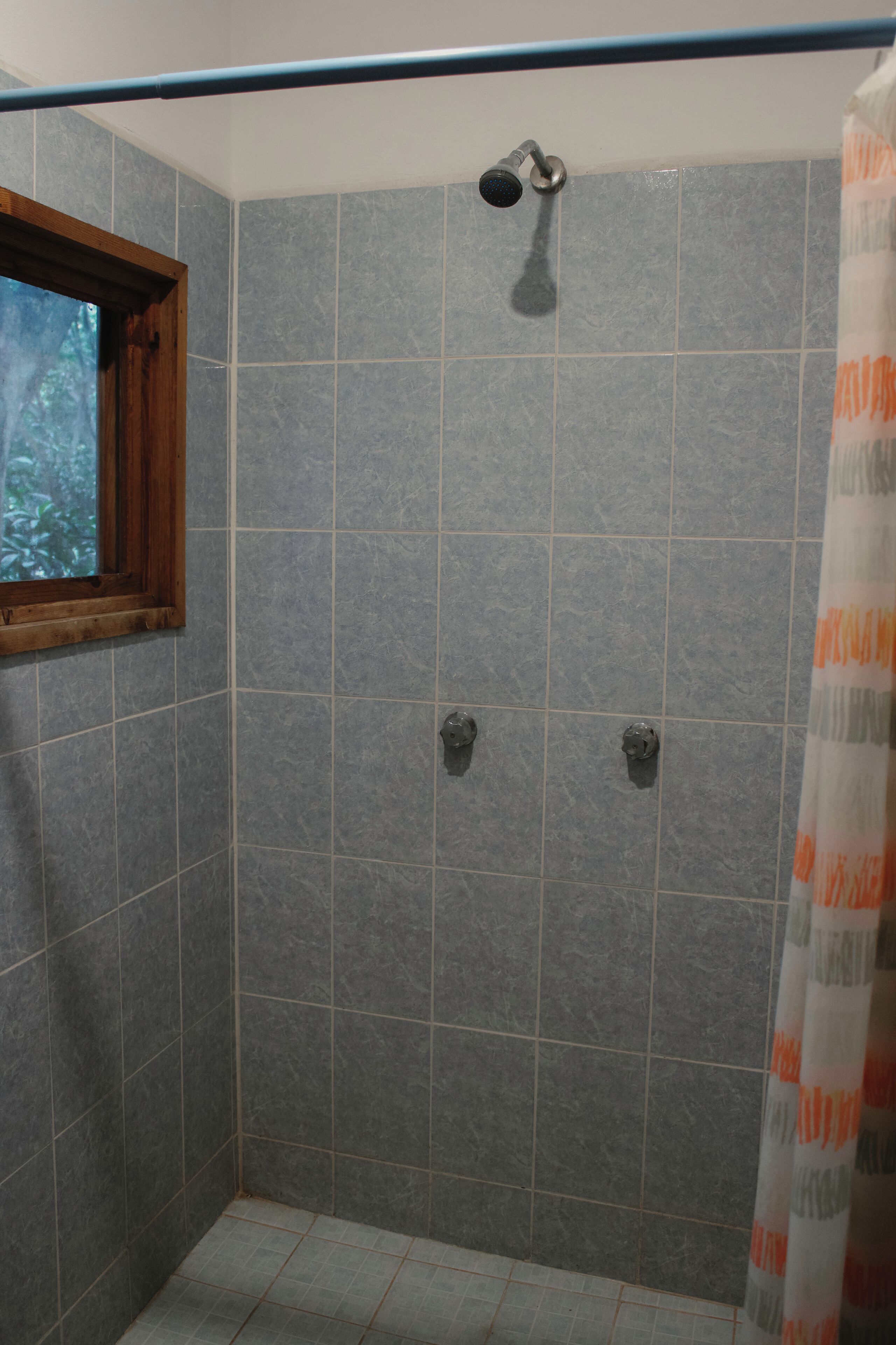 Cabin Tiêu chuẩn, quang cảnh vườn (XXXX) | Phòng tắm | Đồ dùng nhà tắm miễn phí, khăn tắm, xà phòng, dầu gội 