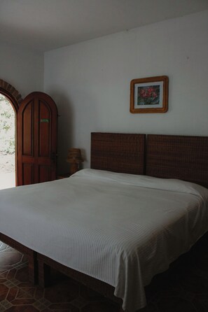 Superior Cabin | Individually decorated, individually furnished, desk, blackout drapes - Mango Selva Bio Hotel (Actopan)