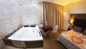 Premium bedding, blackout curtains, iron/ironing board (on request) - Residence BlueBay Resort (Taranto)