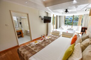 Frigobar, cofres nos quartos, cortinas blackout, Wi-Fi de cortesia