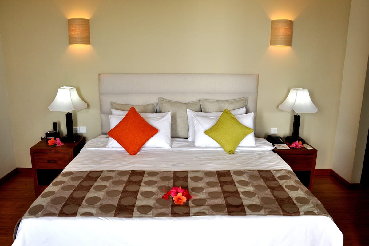 Deluxe Room, Mountain View | Minibar, in-room safe, blackout curtains, free WiFi