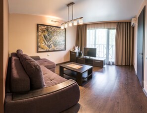 Premium bedding, minibar, in-room safe, desk - Bartolomeo Best River Resort (Dnipro)