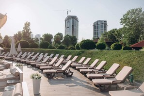 Indoor pool, outdoor pool, pool umbrellas, sun loungers - Bartolomeo Best River Resort (Dnipro)