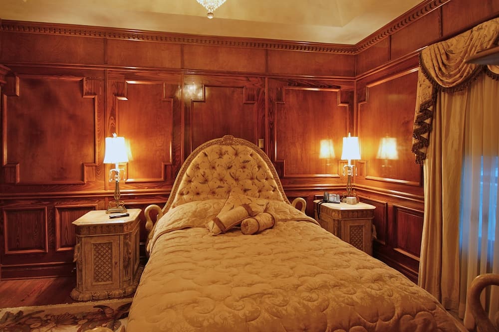 The Hotel Magnolia